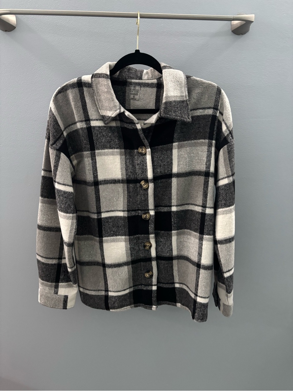 Detroit Lions Women’s Black & Gray Plaid Button-Up Jacket